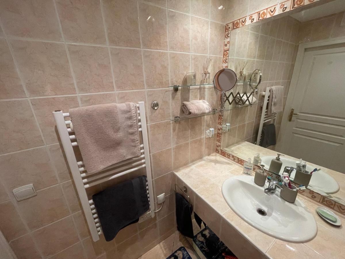 Feels Like Home Juan Flore - Air-Conditioned Furnished Apartment With Terrace & Parking アンティーブ エクステリア 写真